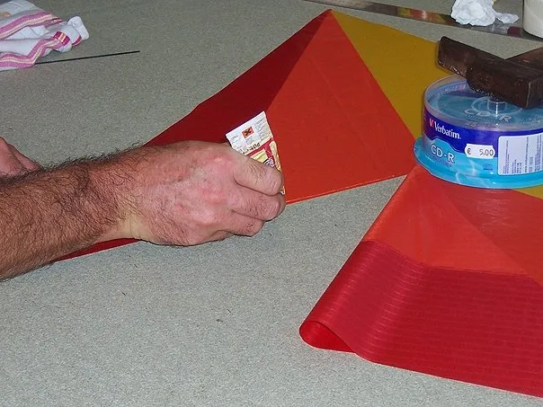 Assembling the 2 parts "2 x 3 color panels".
