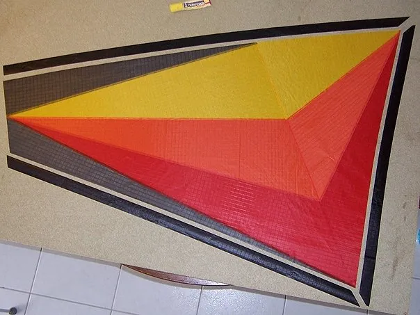 Positioning the black Icarex outlines.