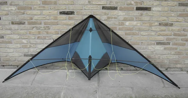 Tom’s Kite Building Site : construire un cerf-volant 2 lignes freestyle