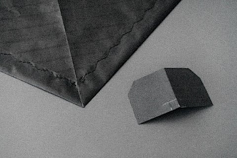 The nose piece made of Dacron